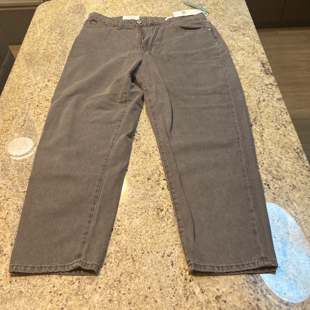 NWT Loose Mom Jeans